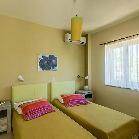 Tria Luxury Residences Stoupa Exterior photo
