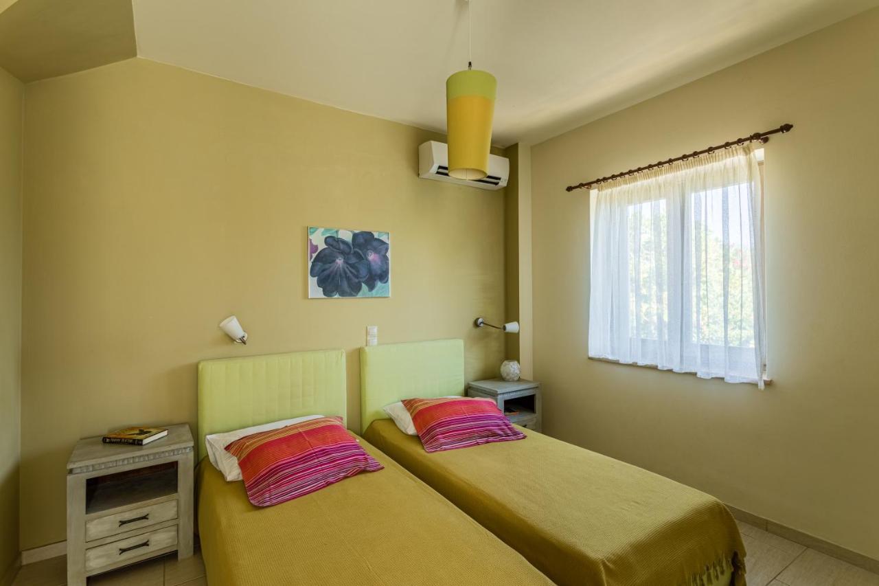 Tria Luxury Residences * Stoúpa
